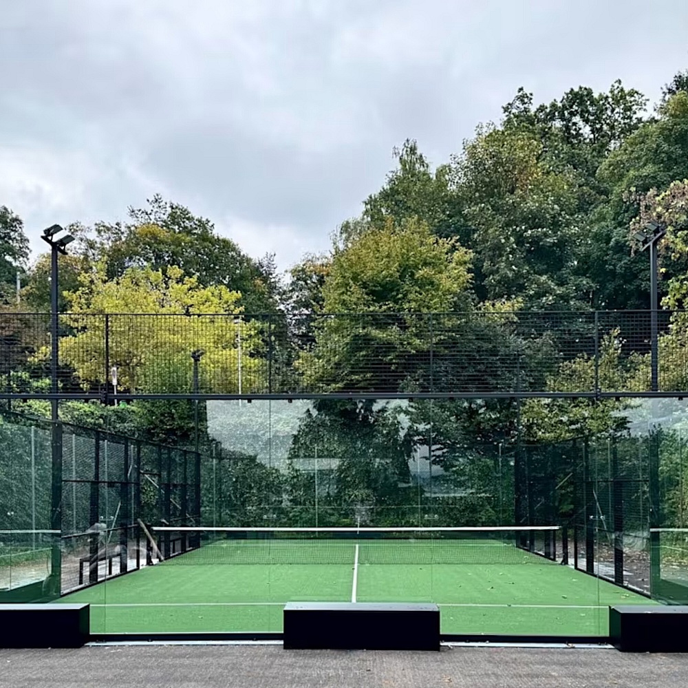 Padel court outside at HERMITAGE