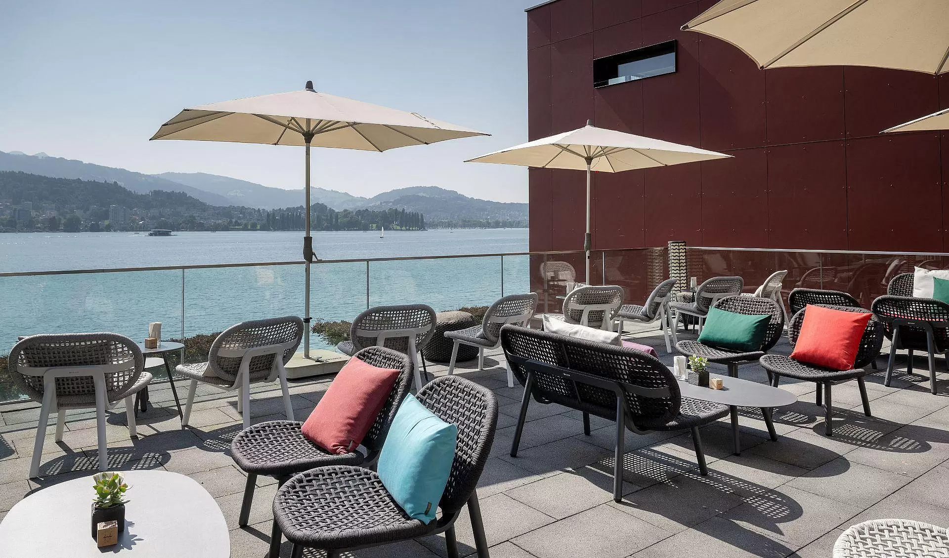 HERMITAGE Barterrasse am See