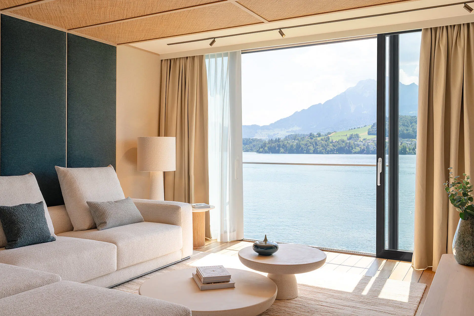 Hermitage Wellbeing Panorama Suite lounge