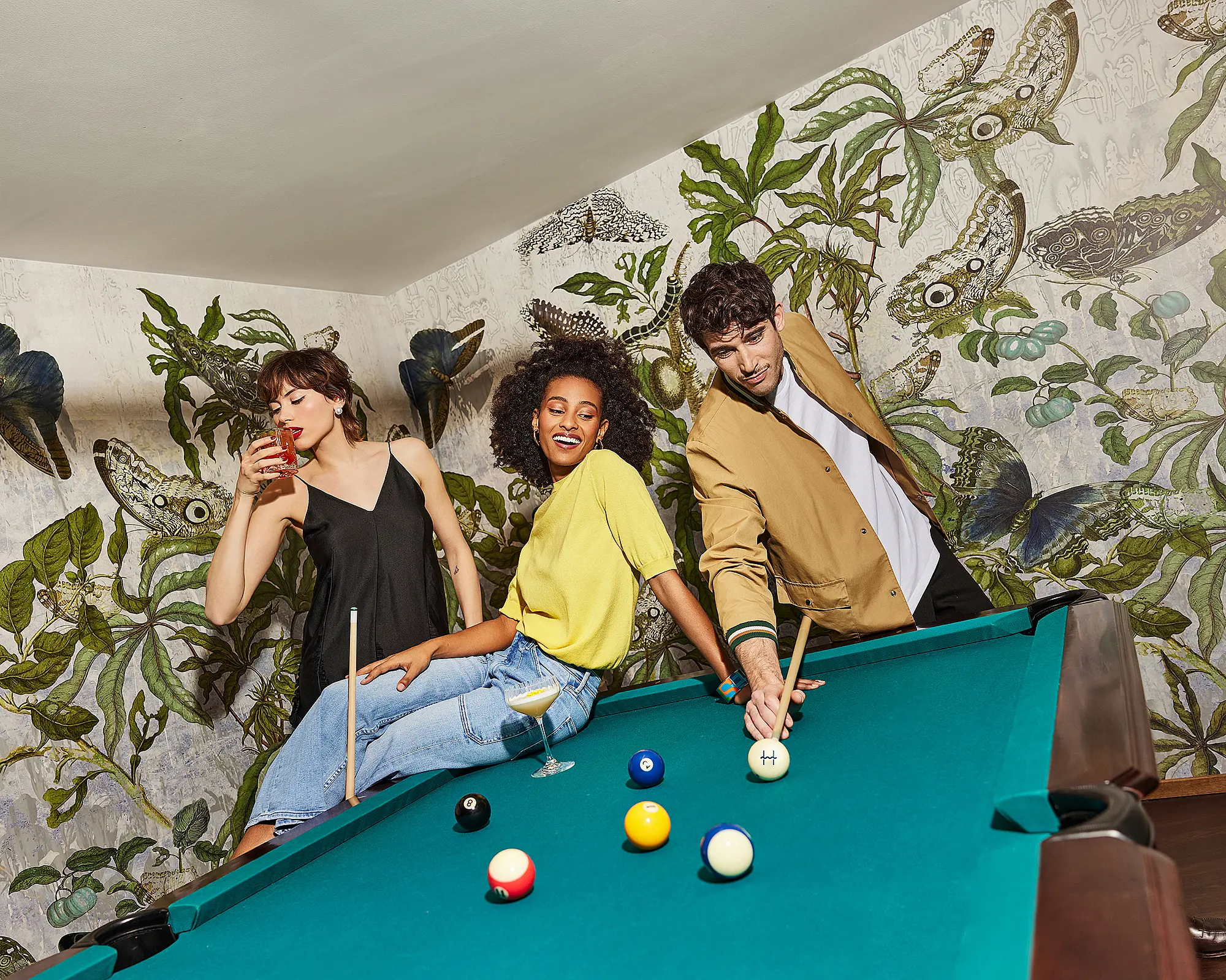 HERMITAGE Bar Menschen Billiard klein