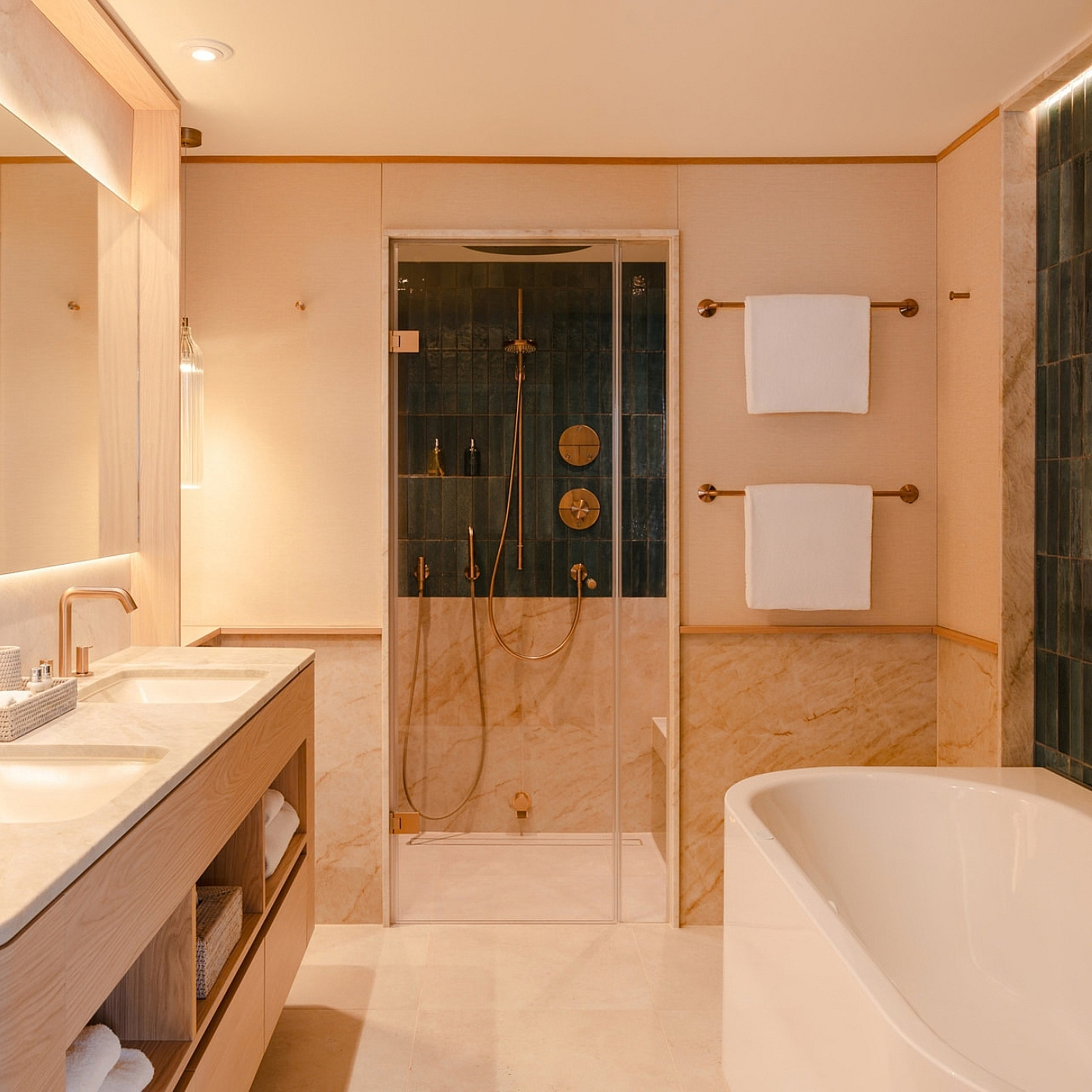 Wellbeing Panorama Suite bathroom