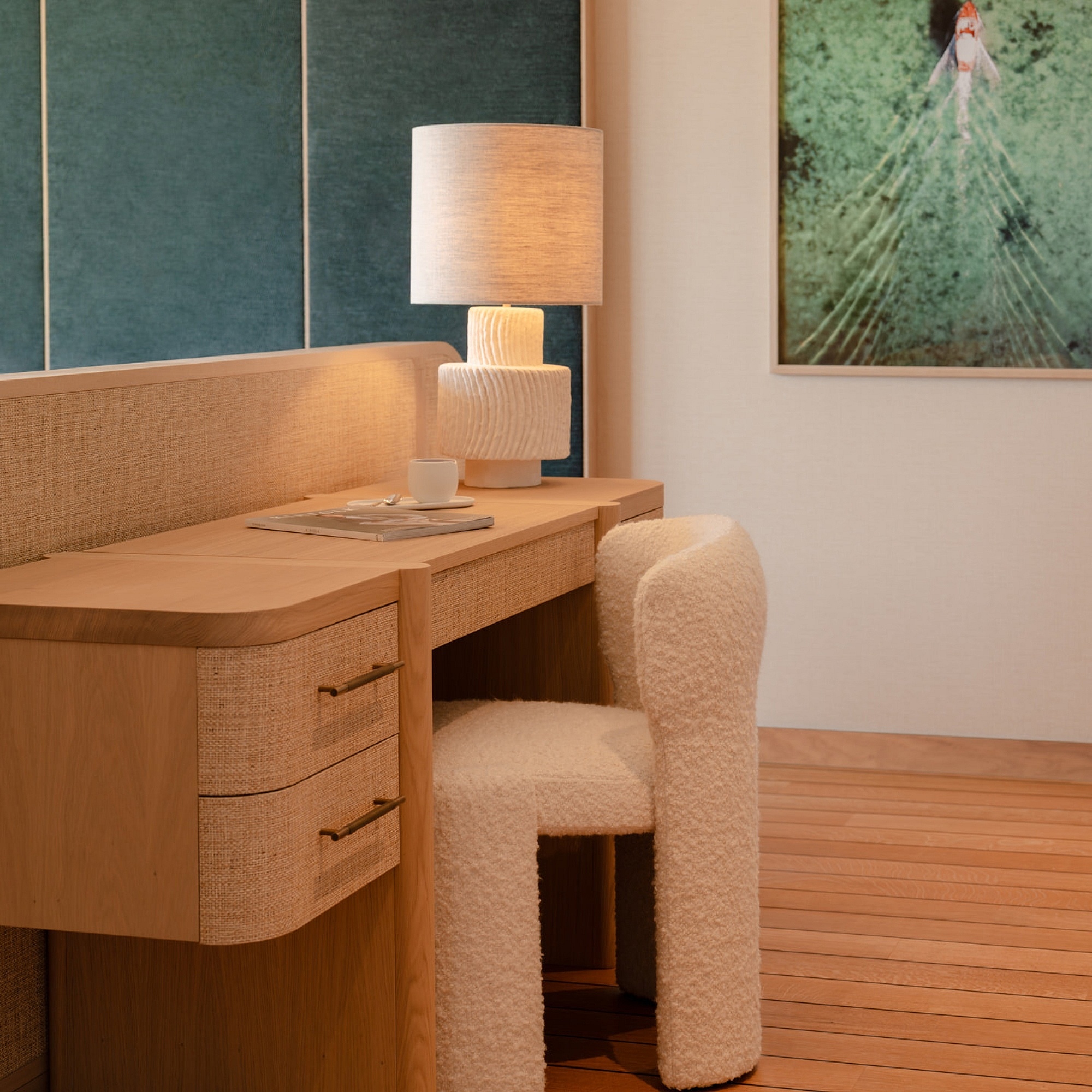 Wellbeing Panorama Suite desk